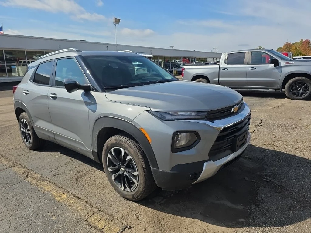 Used 2023 Gray Chevrolet LT image 3