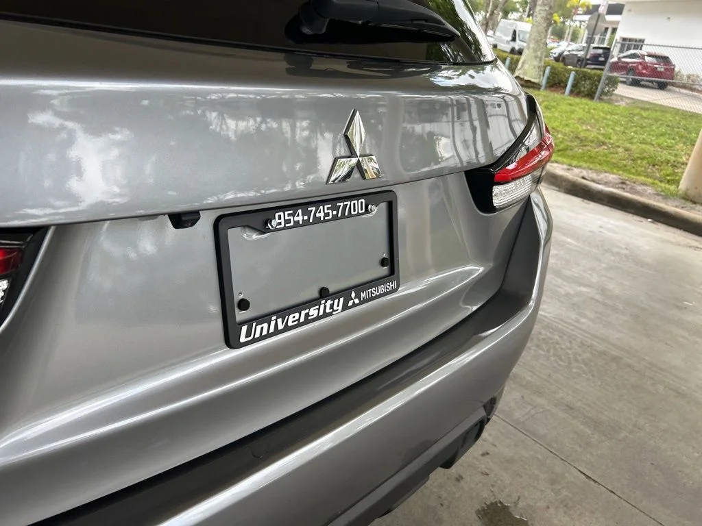 Used 2024 Gray Mitsubishi  image 17