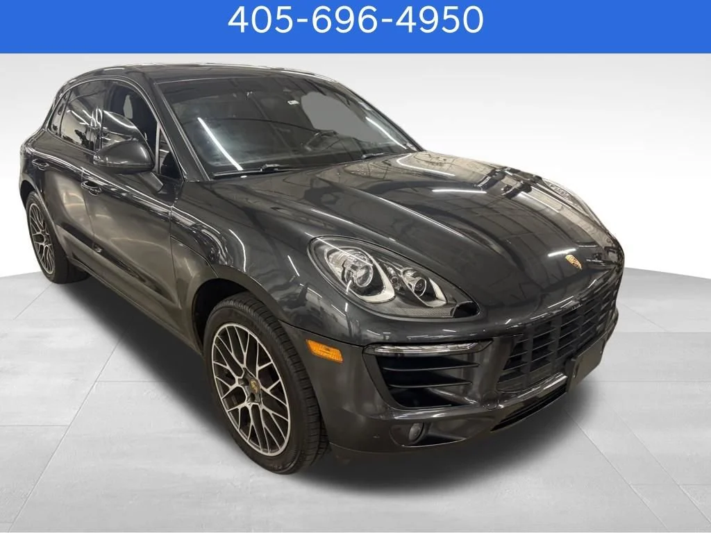 Pre-Owned 2018 Porsche Macan Base