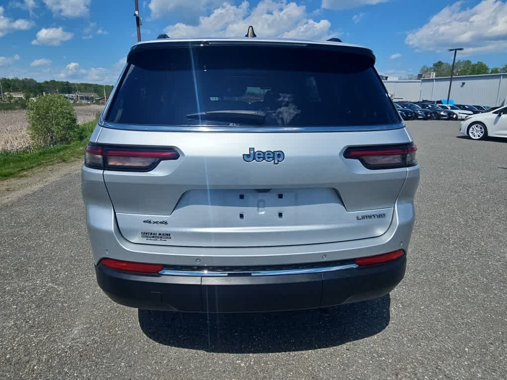 Used 2023 Silver Zynith Jeep Limited image 6