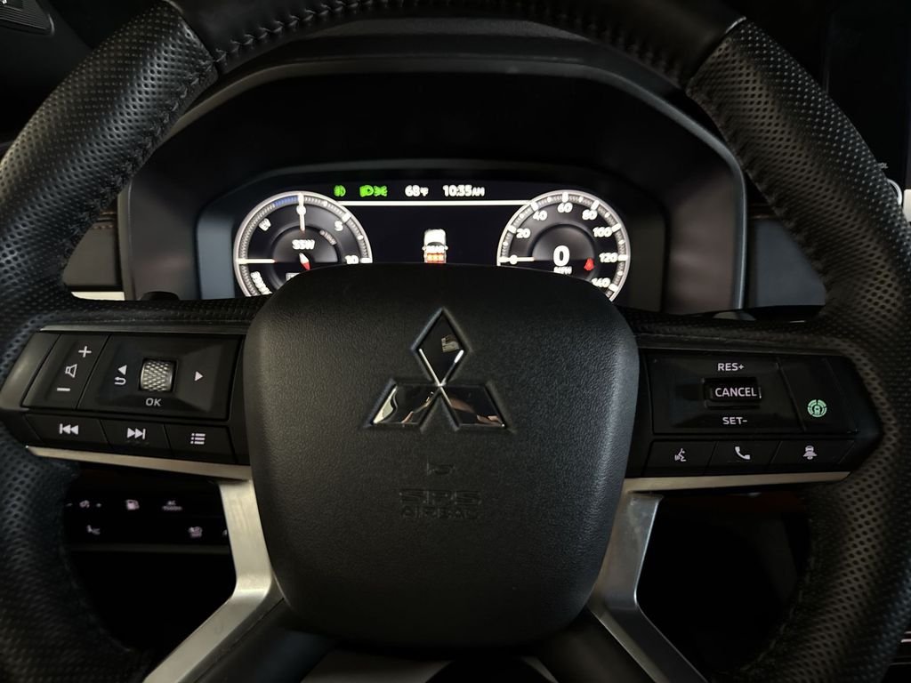 Used 2024  Mitsubishi SEL image 22