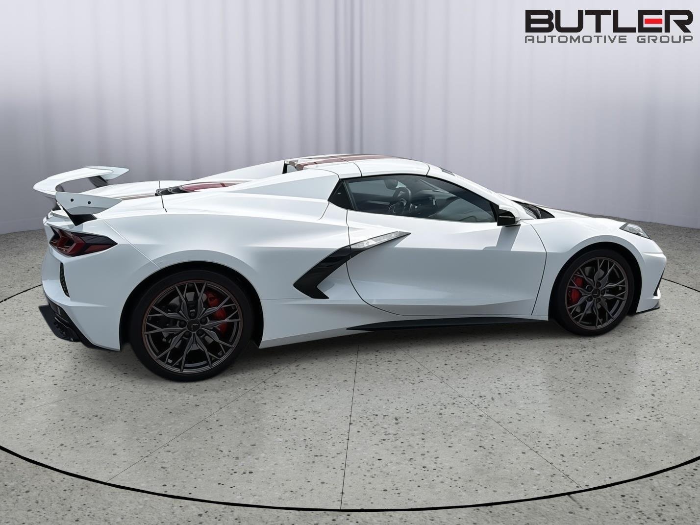 Used 2024 Arctic White Chevrolet 2LT image 7