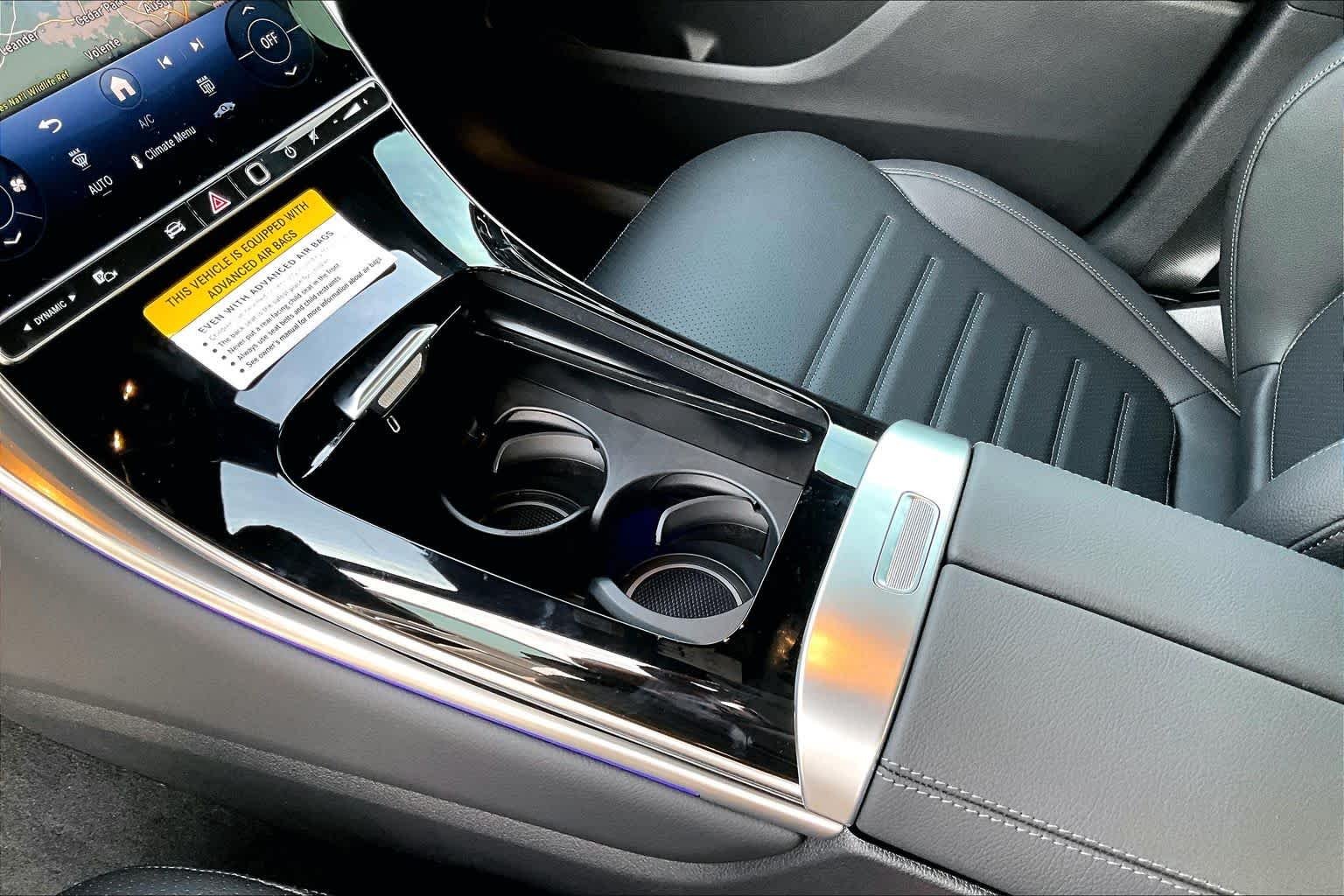 New 2026 Polar White Mercedes-Benz GLC 300 image 11