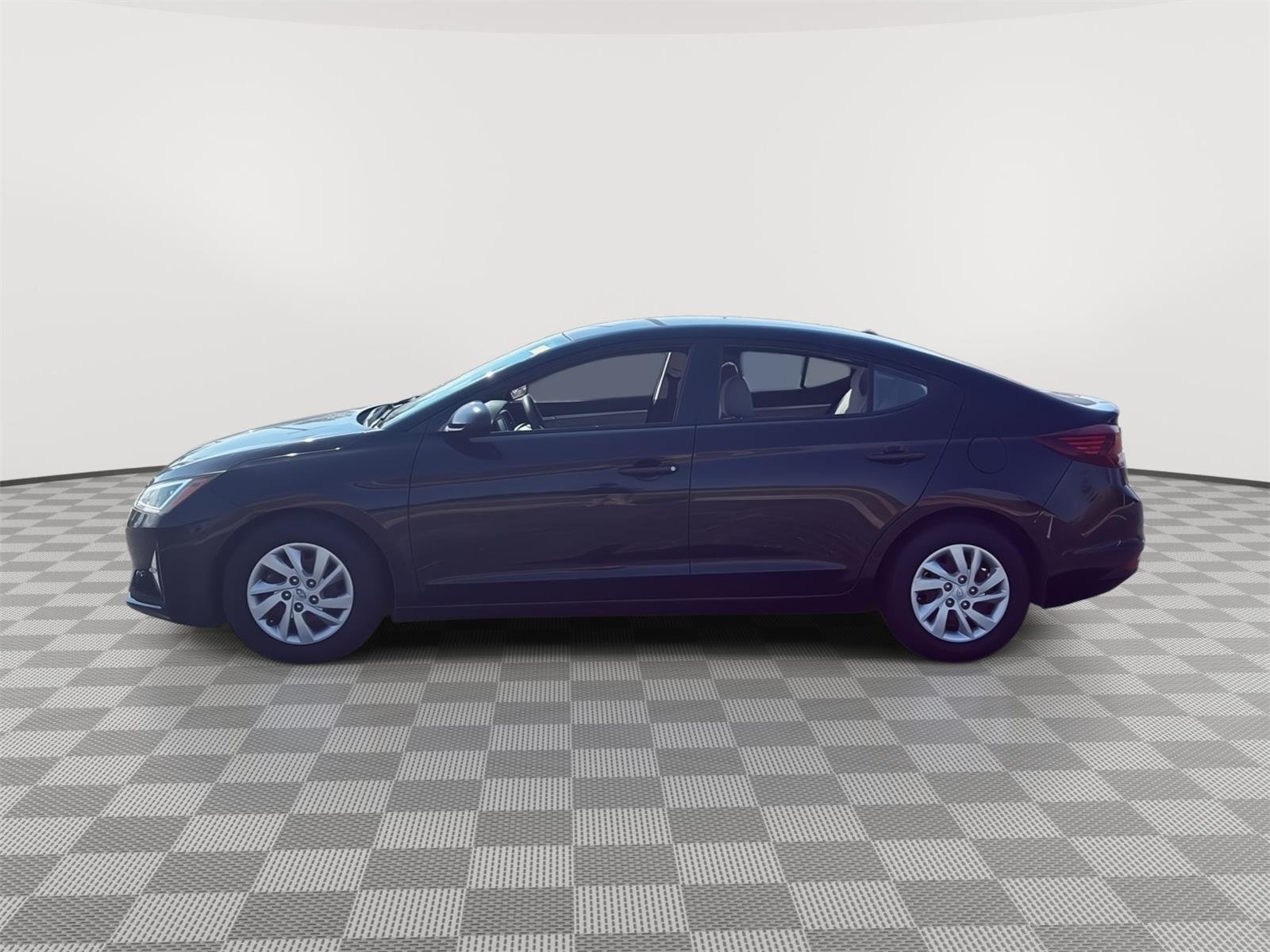 Used 2020 Phantom Black Hyundai SE image 8