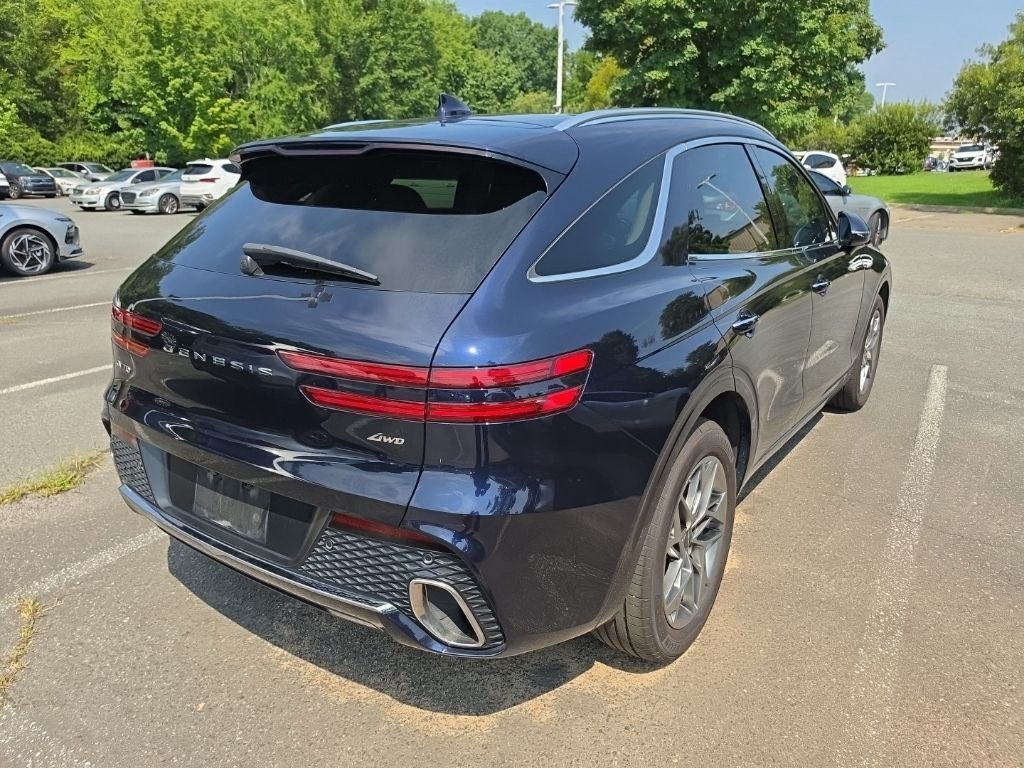 Used 2023 Capri Blue Genesis 2.5T image 3
