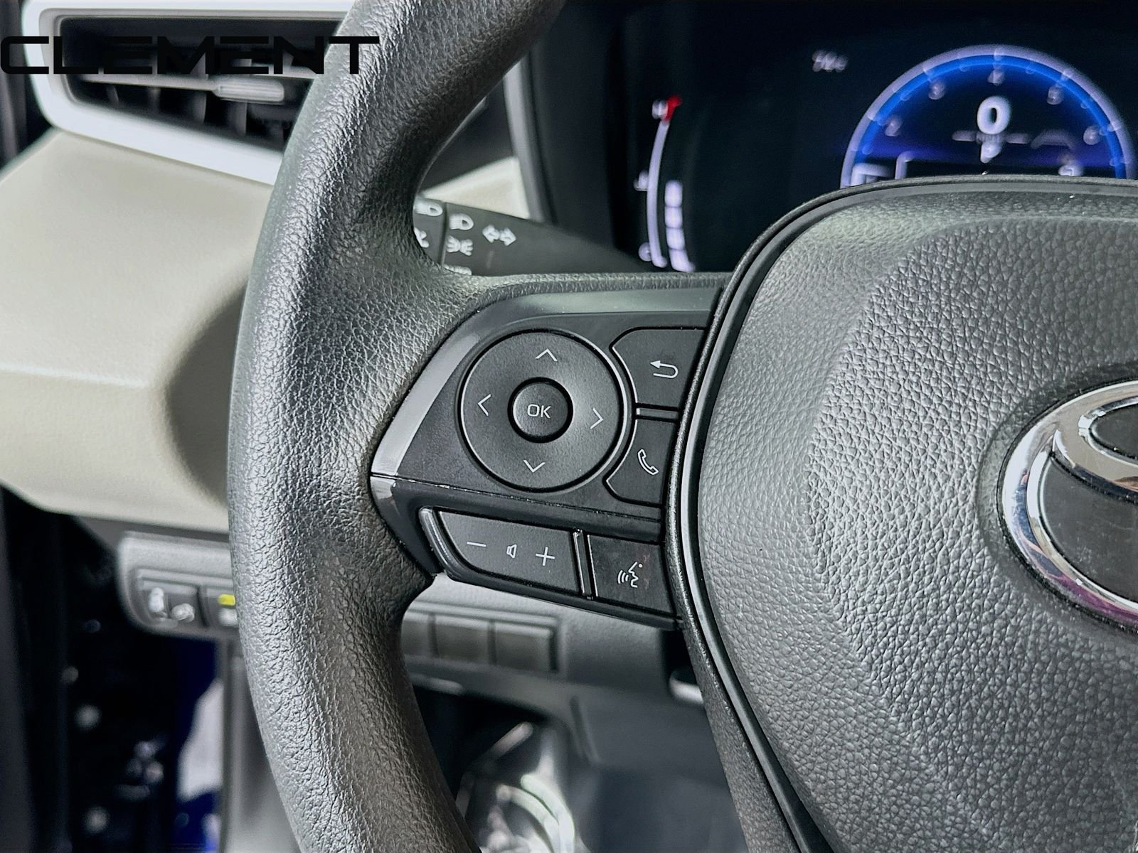 2026 Toyota Corolla LE - Photo 15