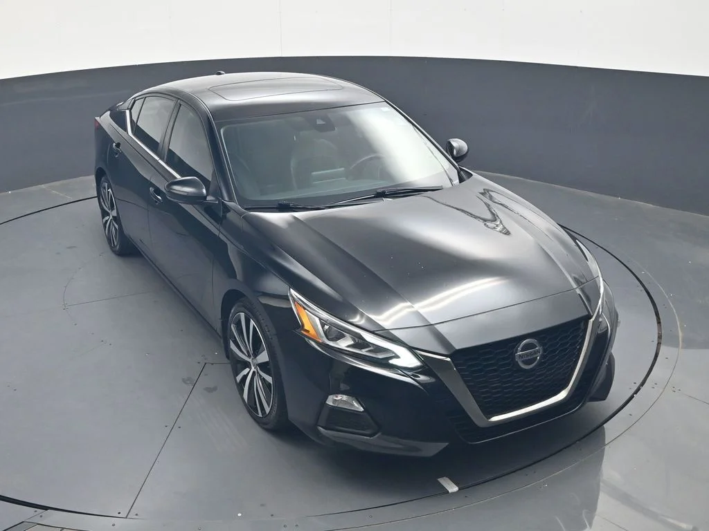Used 2021 Black Nissan 2.5 SR image 36