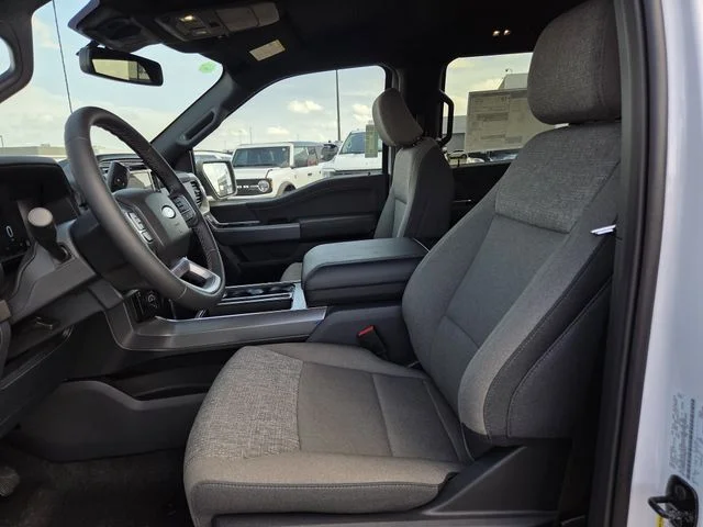 New 2026 Oxford White Ford XLT image 29