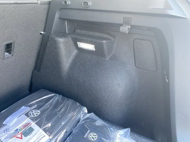 2025 Volkswagen Taos SEL - Photo 61