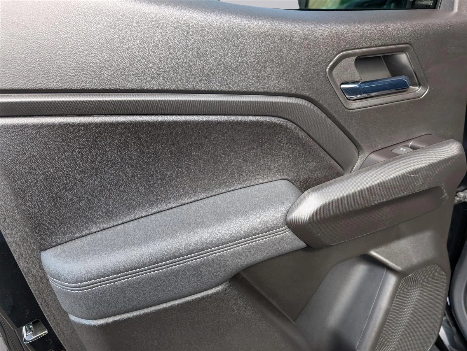 Used 2024 Black Chevrolet LT image 28