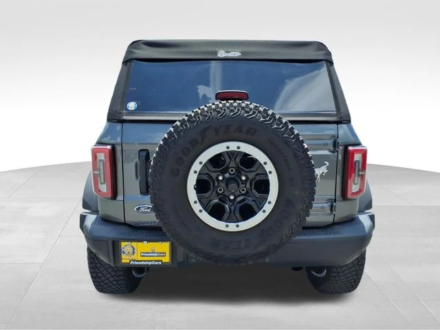 Used 2022 Gray Ford Badlands image 10