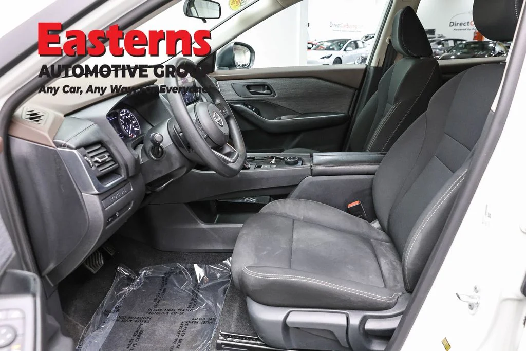 Used 2023 White Nissan S image 14
