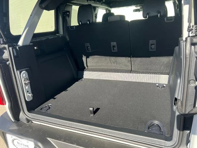 New 2026 Avalanche Gray Ford Big Bend® image 42