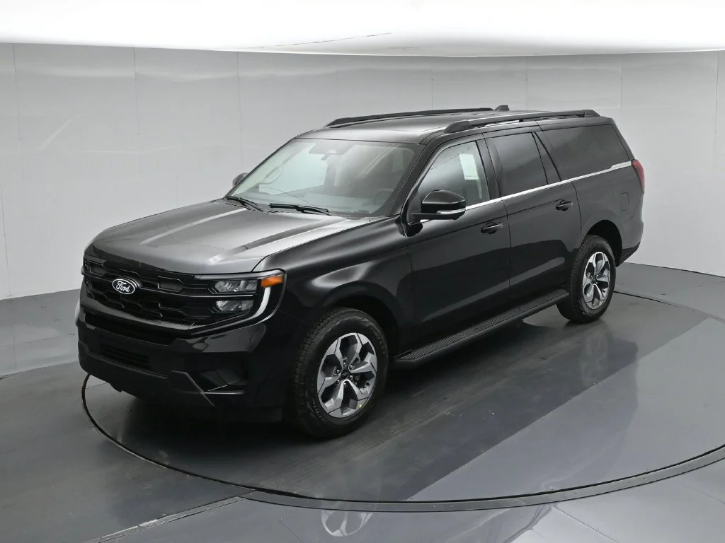 New 2027 Agate Black Metallic Ford Active image 40