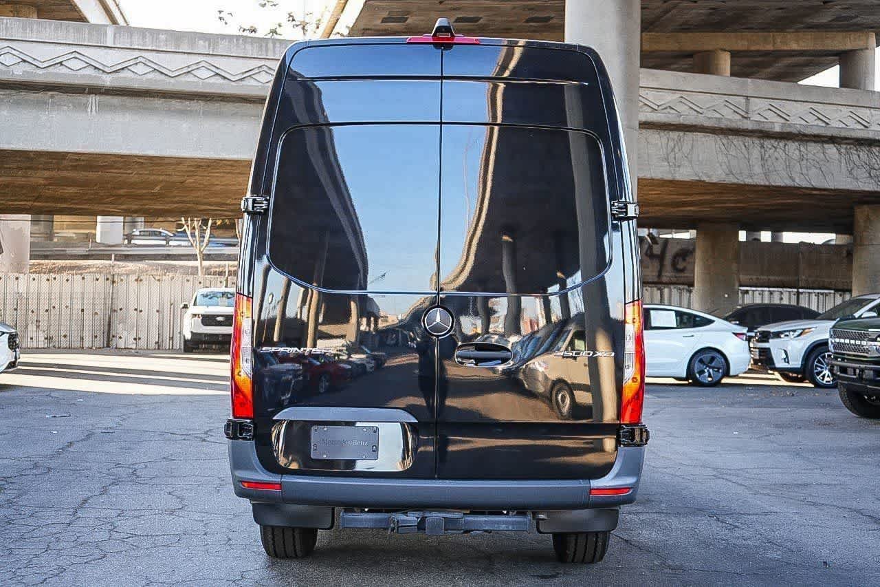 New 2024 Jet Black Mercedes-Benz Cargo 170WB High Roof Super Single RWD 2.0L I4 Die image 7