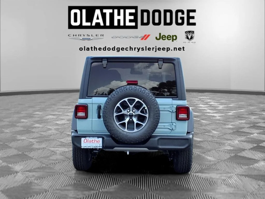 New 2026 Earl Clear-Coat Exterior Paint Jeep Sport S image 27