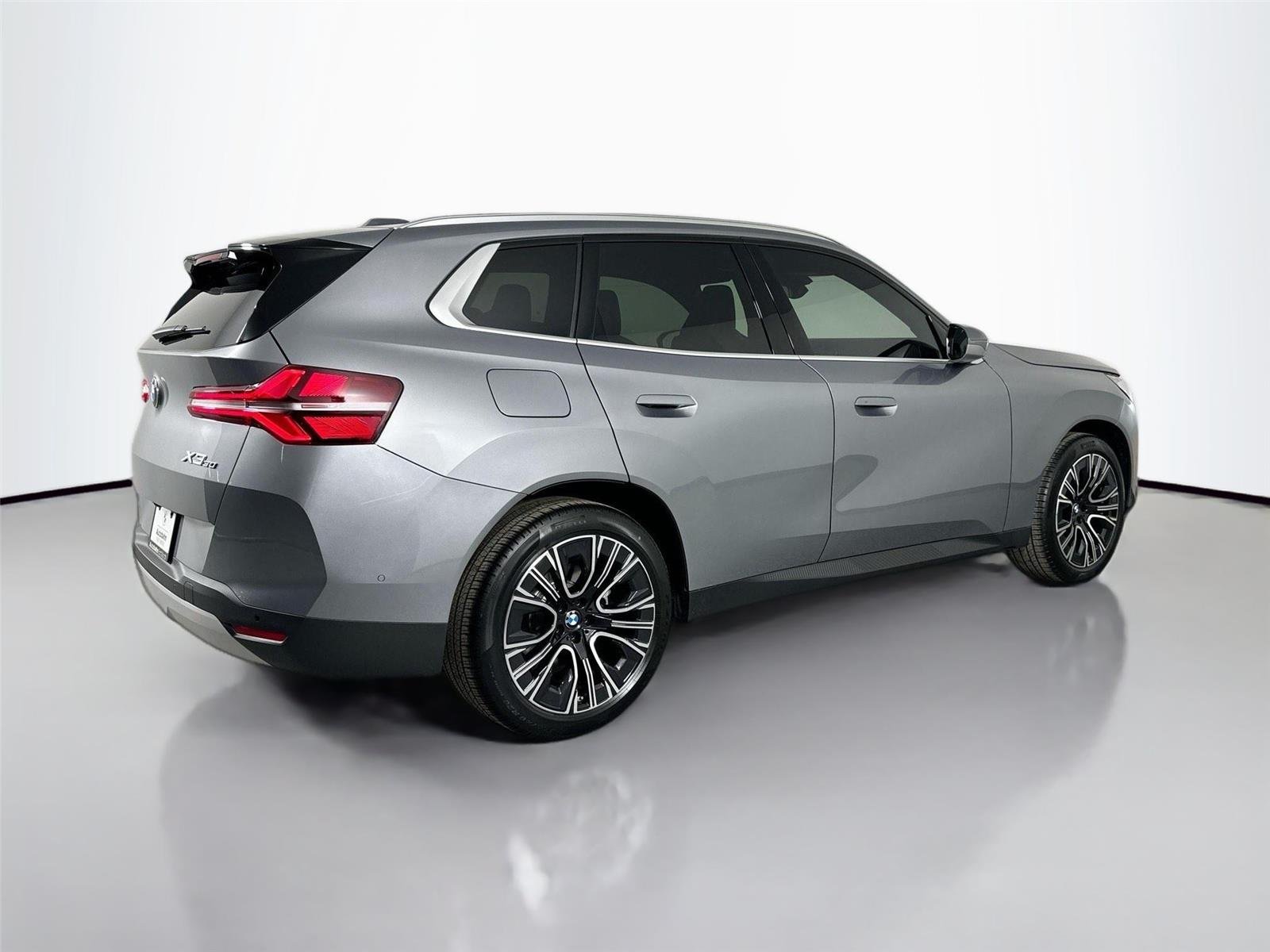 Used 2026 Skyscraper Grey Metallic BMW 30 xDrive image 6