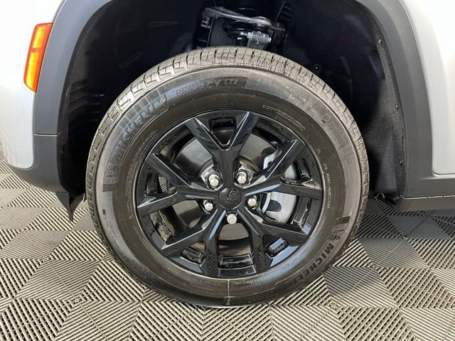 Used 2026 Silver Jeep Altitude image 12
