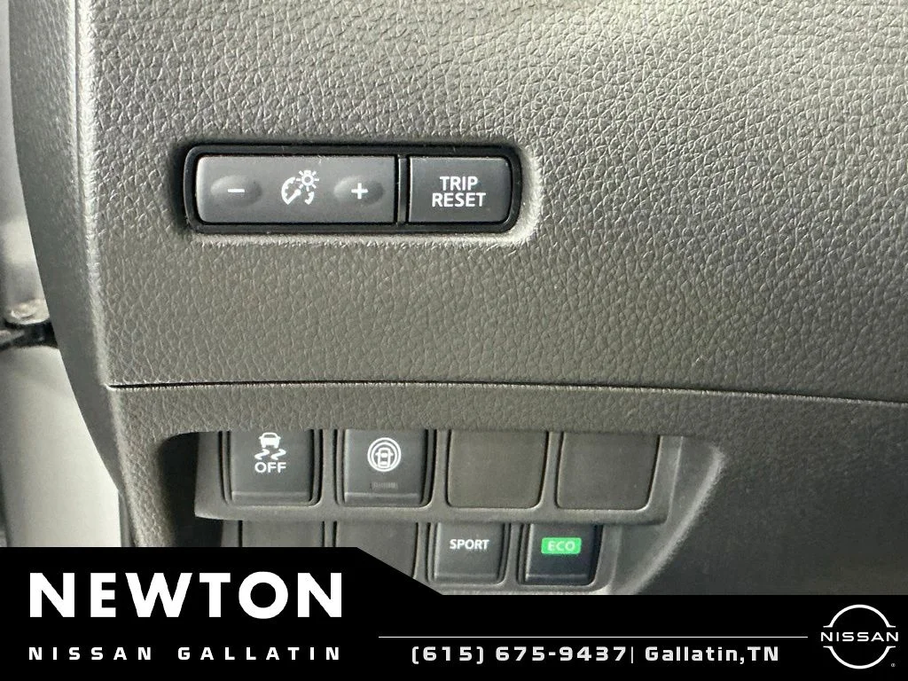 Used 2020 Brilliant Silver Metallic Nissan S image 19