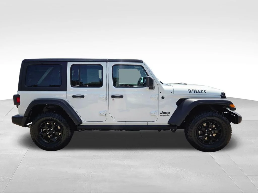 Used 2022 White Jeep Unlimited Willys image 8