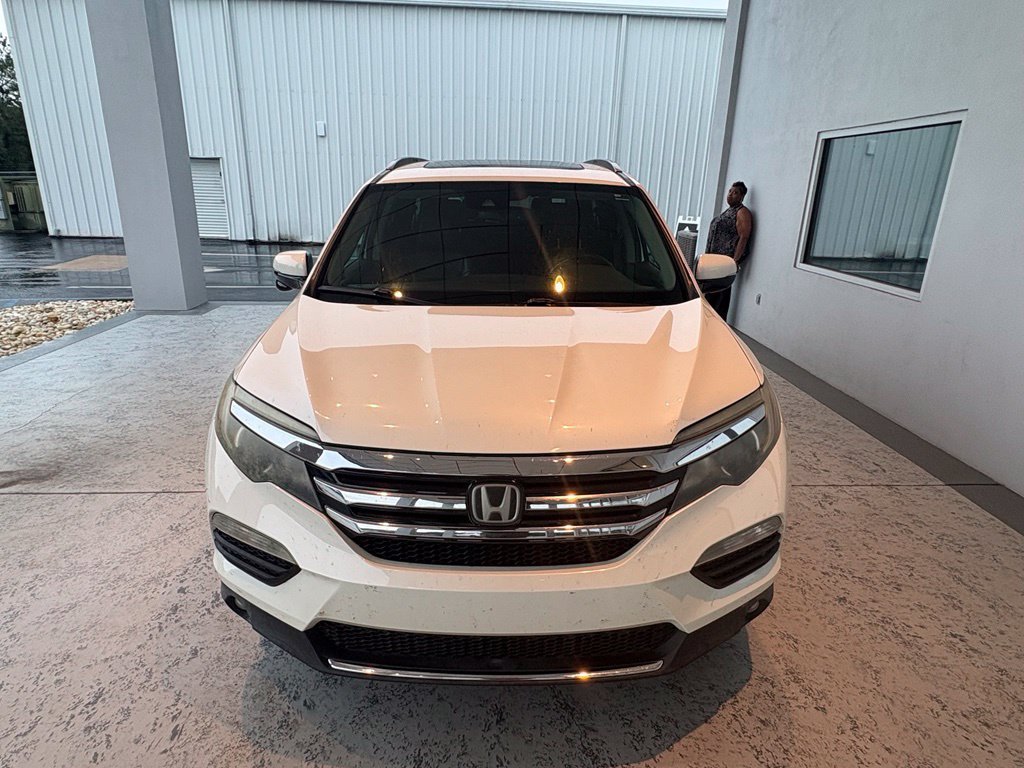 Used 2017  Honda Touring image 14