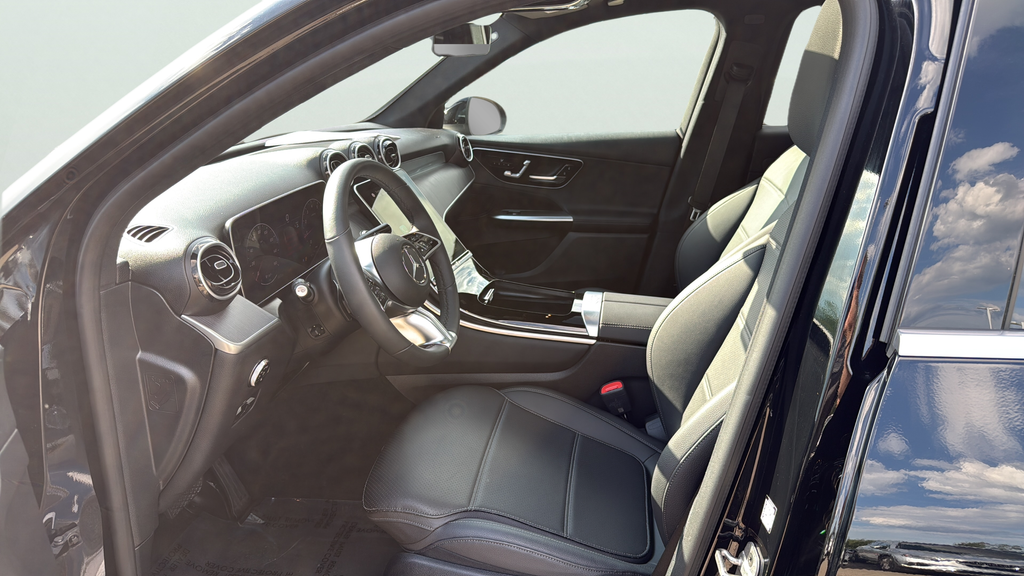 Used 2026 Black Mercedes-Benz GLC 300 image 19