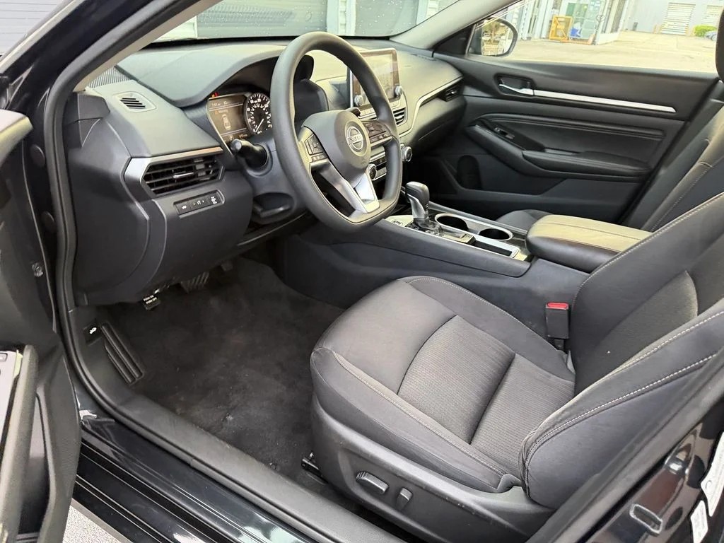 Used 2021 Blue Nissan 2.5 SV image 11