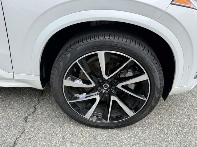 Used 2024 White Volvo Ultimate image 9
