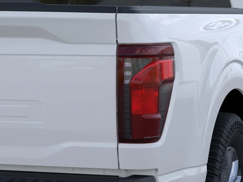 New 2026 Oxford White Ford XLT image 21