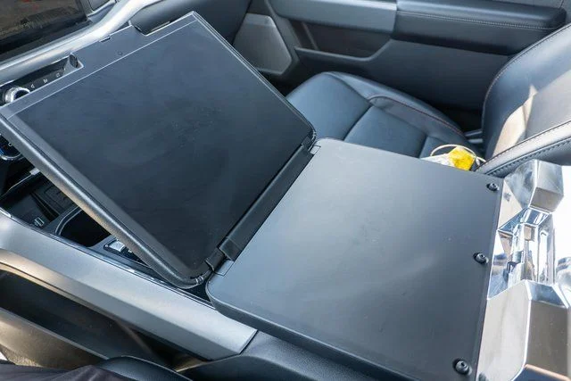 Used 2023  Ford Lariat image 30