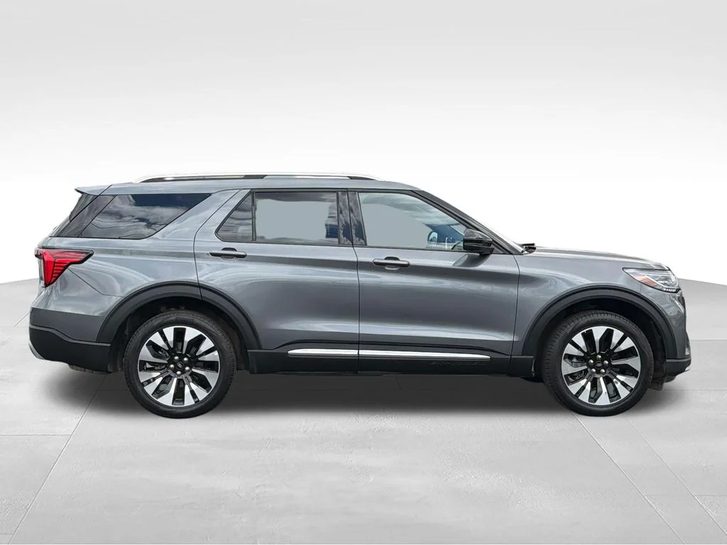 Used 2025 Gray Ford Platinum image 8