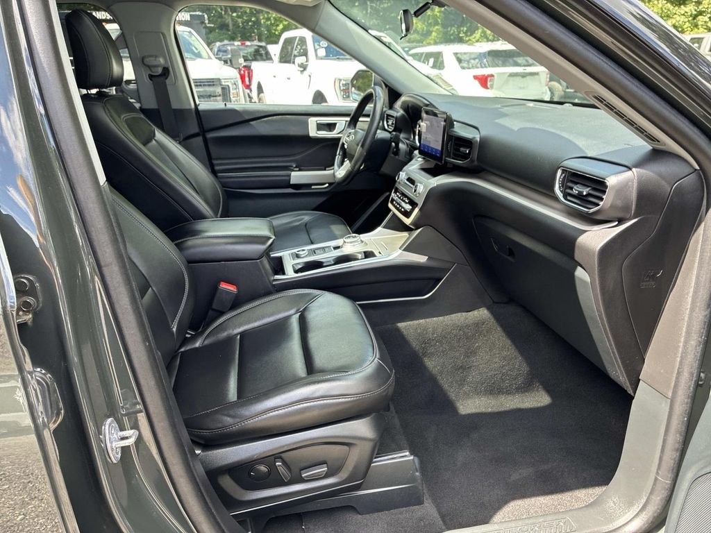 Used 2023 Green Ford XLT image 9
