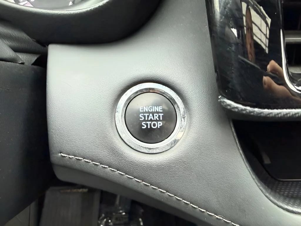 Used 2023  Toyota L image 26