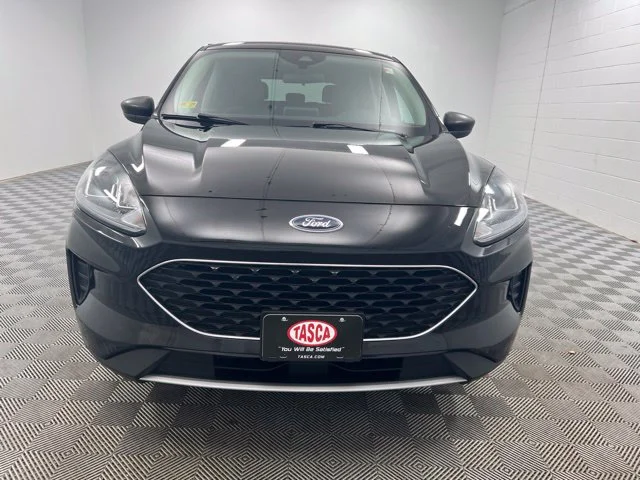 Used 2022 Black Ford SE image 3