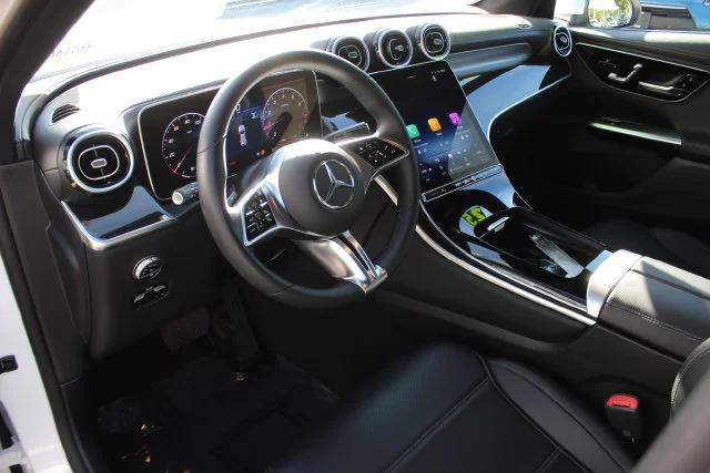 Used 2025 White Mercedes-Benz GLC 300 image 3