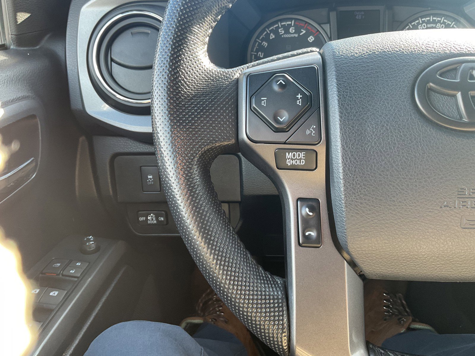 2020 Toyota Tacoma TRD Sport - Photo 23