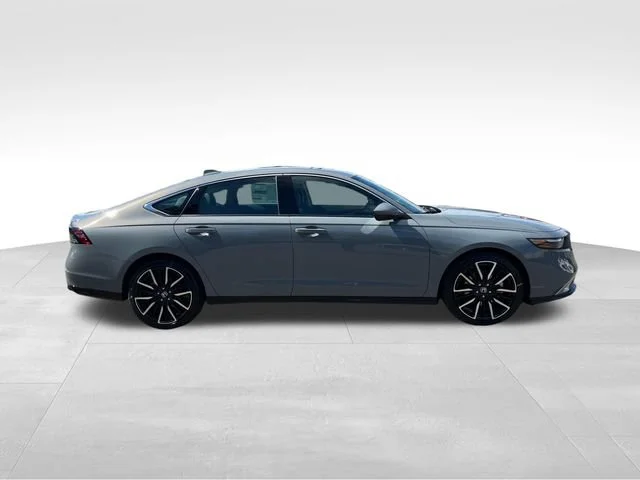 New 2026 Urban Gray Pearl Honda Touring image 9