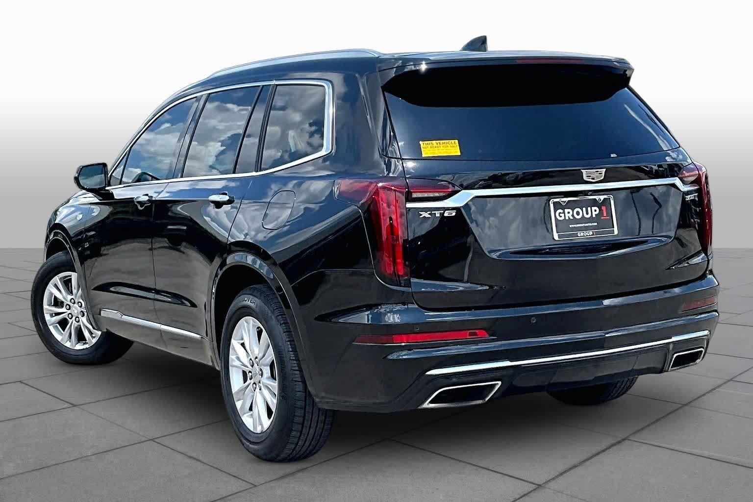 Used 2021 Stellar Black Metallic Cadillac Luxury image 12