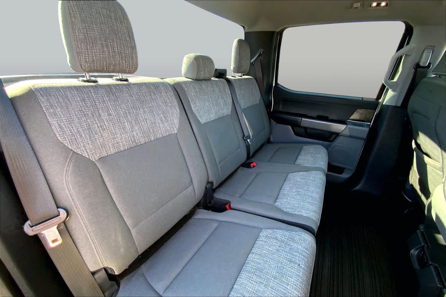 Used 2023 Oxford White Ford XLT image 20