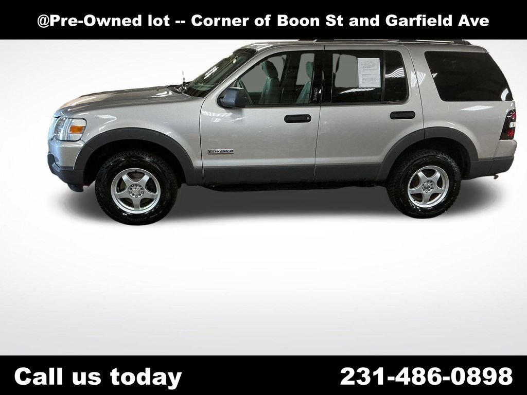 Used 2006 Silver Ford XLT image 2