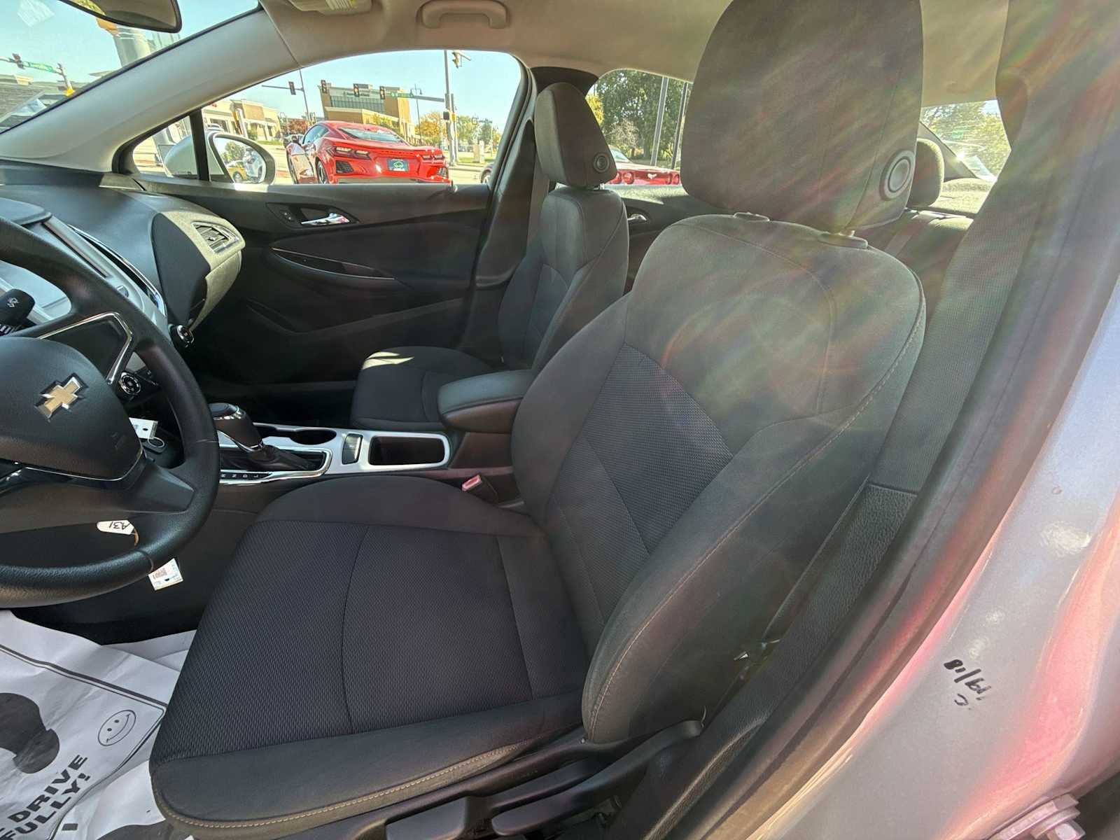 2017 Chevrolet Cruze LS - Photo 17