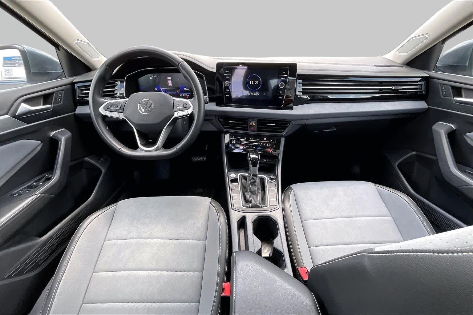 Used 2025 Platinum Gray Metallic Volkswagen SE image 16