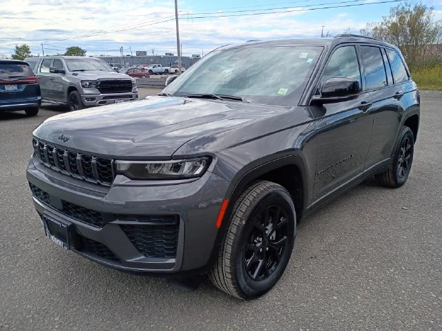 2026 Jeep Grand Cherokee Altitude