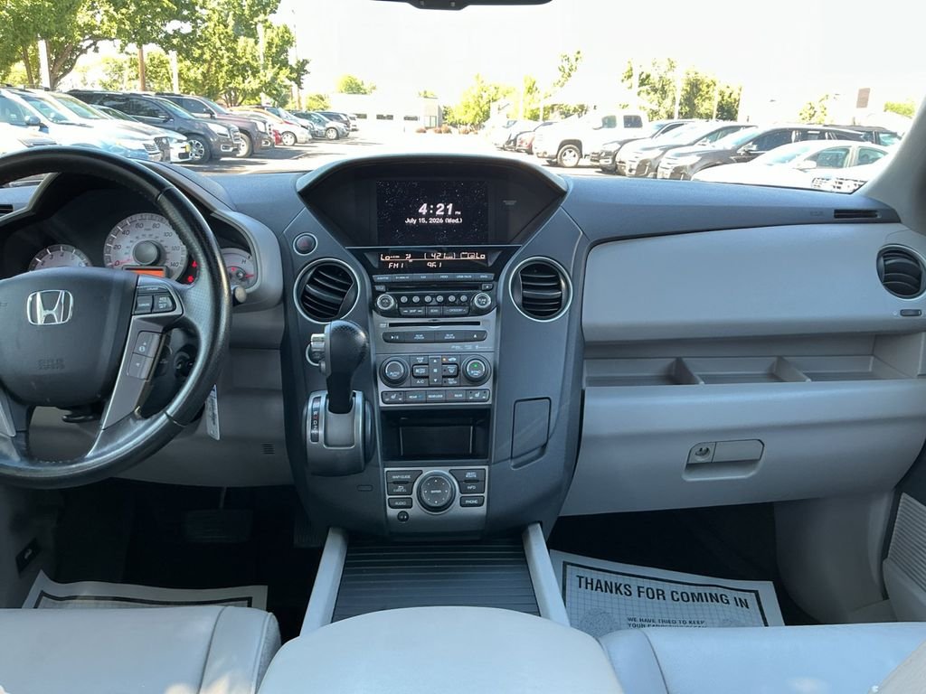 Used 2013 White Honda Touring image 21
