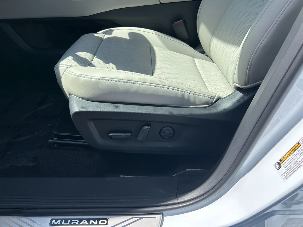 New 2026 Everest White Pearl TriCoat Nissan Platinum image 17
