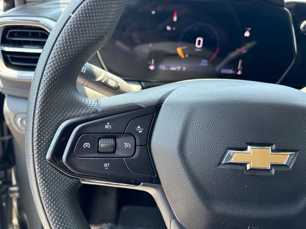 Used 2025 Gray Chevrolet LT image 20