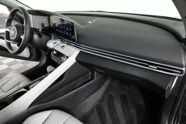 2025 Hyundai Elantra Limited - Photo 57