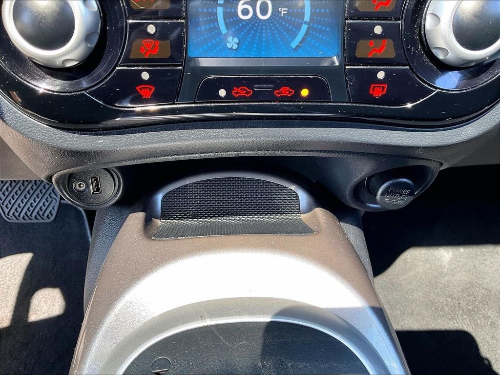 Used 2016 White Nissan SV image 12