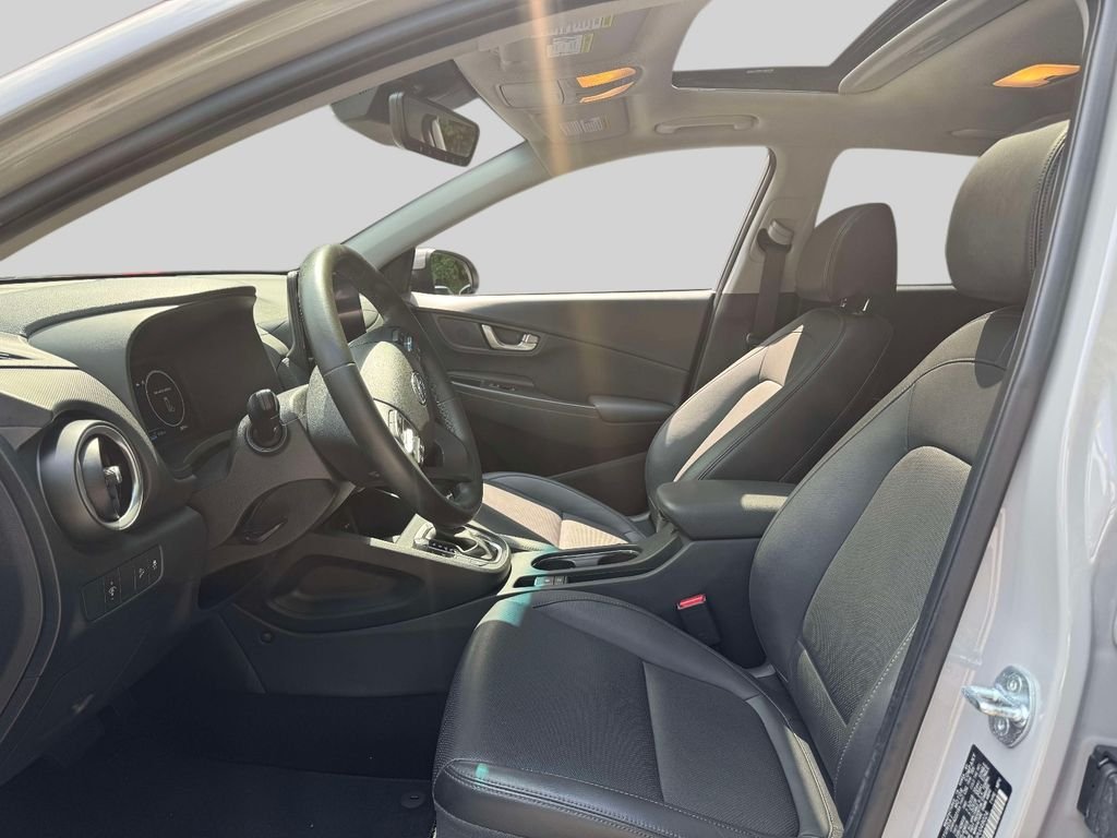 2023 Hyundai Kona Limited - Photo 18