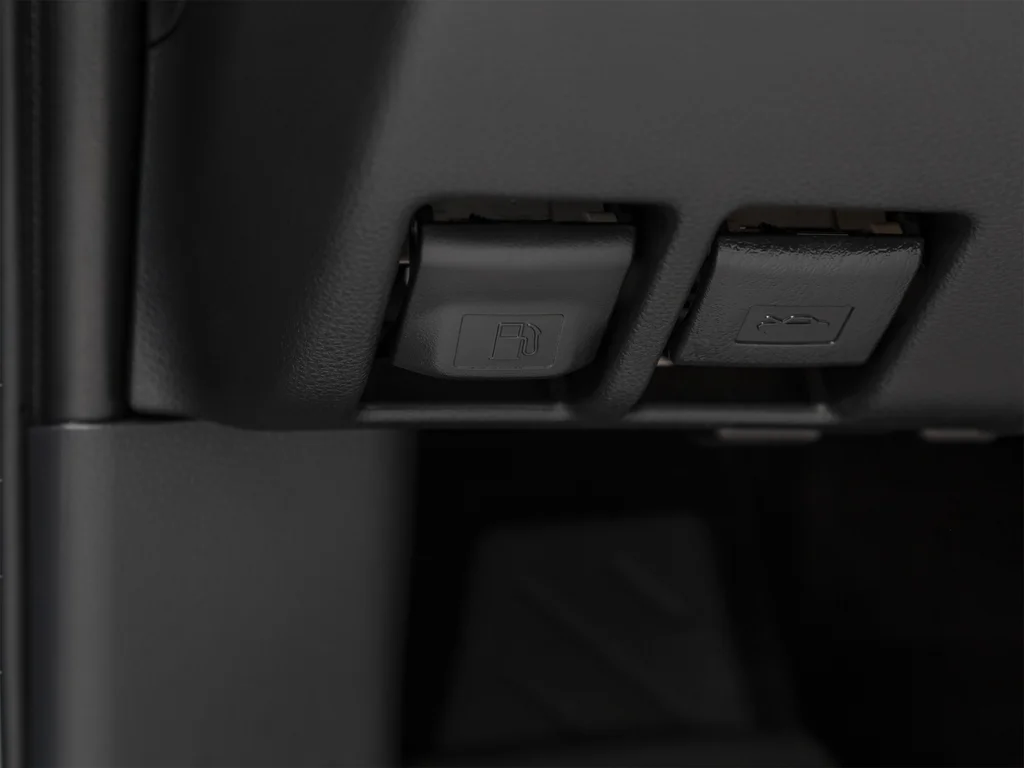 Used 2020 Silver Toyota XLE image 15